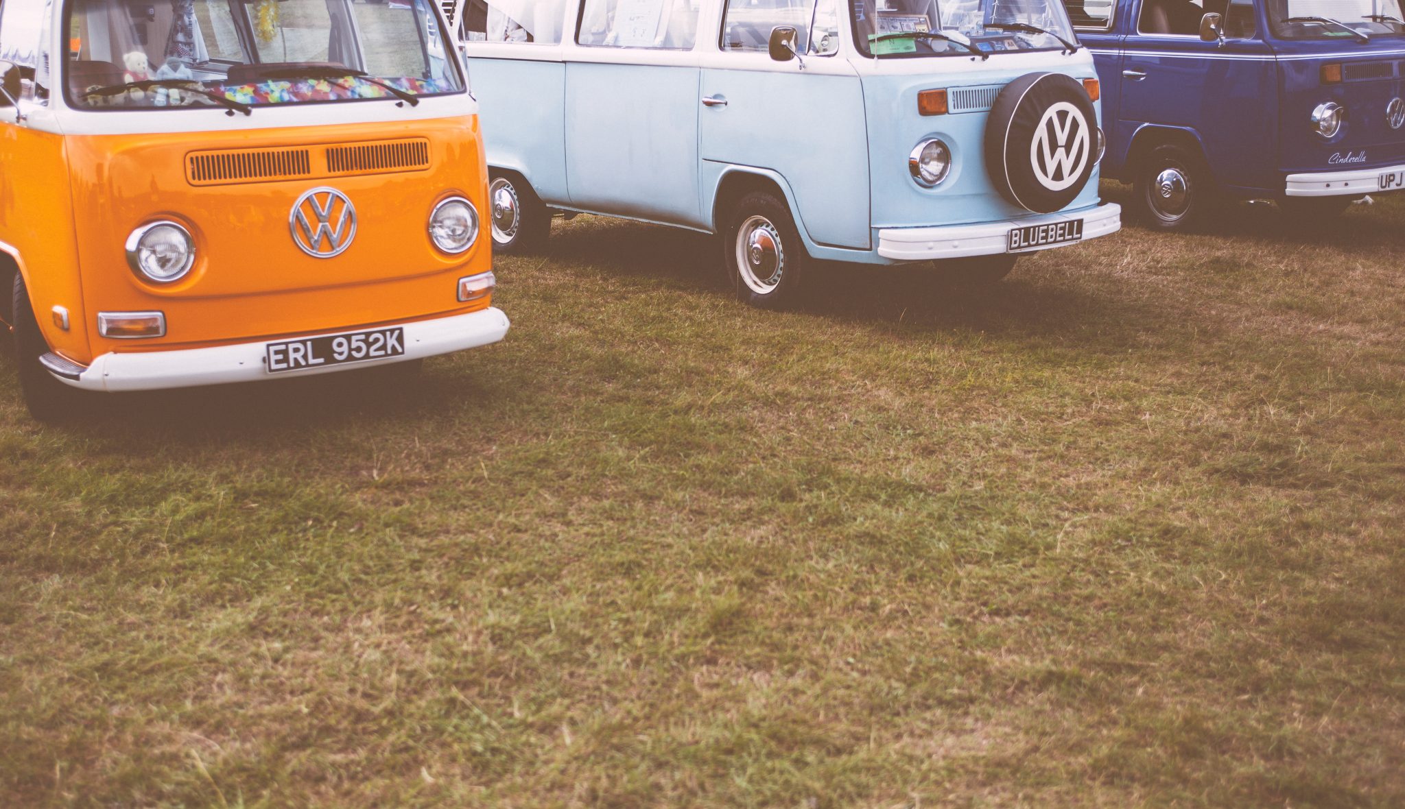 Retro Volkswagen camper huren voor bruiloft, vakantie of evenement met groot aanbod klassieke busjes