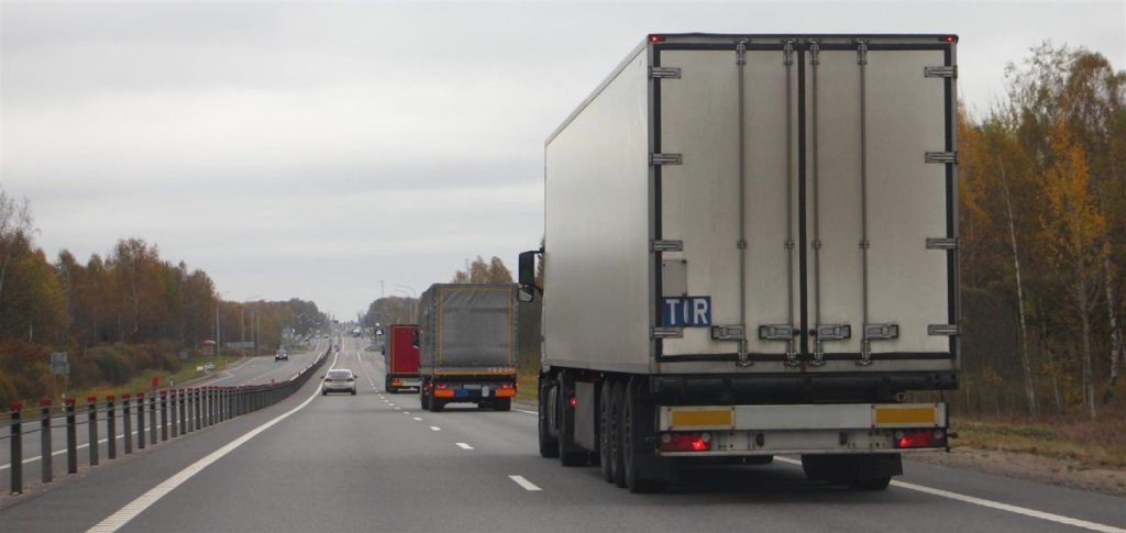 Vrachtwagen dashcam systeem met kunstmatige intelligentie voor detectie van onveilig rijgedrag
