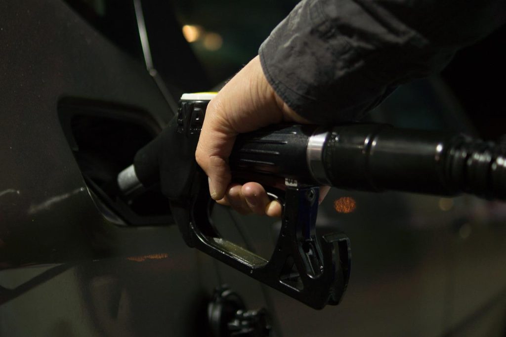 Gids voor het kiezen van de juiste motorolie met informatie over viscositeit en voertuigspecificaties